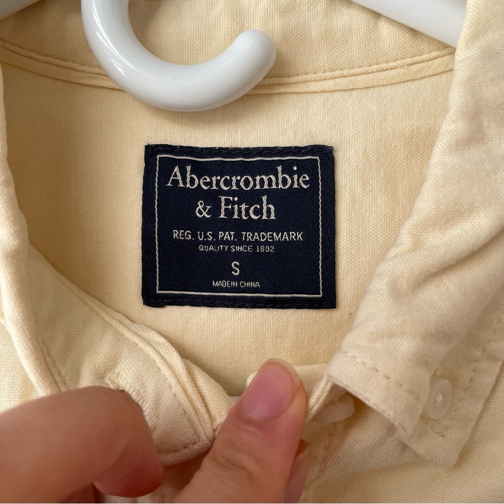 Pale Yellow Button Up Blouse !! - image 4